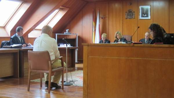 Acusado de cobrar indebidamente 288.000 euros de la pensión de su padre muerto Acusado de cobrar indebidamente 288.000 euros de la pensión de su padre muerto