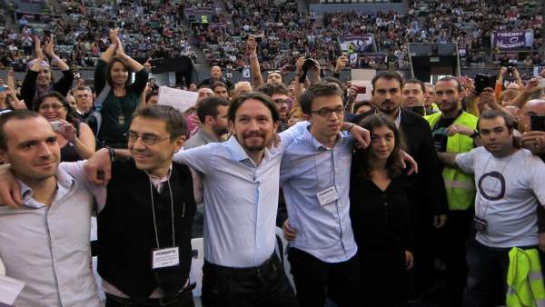 Pablo Iglesias, junto a miembros de Podemos en la Asamblea Fundacional Pablo Iglesias, junto a miembros de Podemos en la Asamblea Fundacional