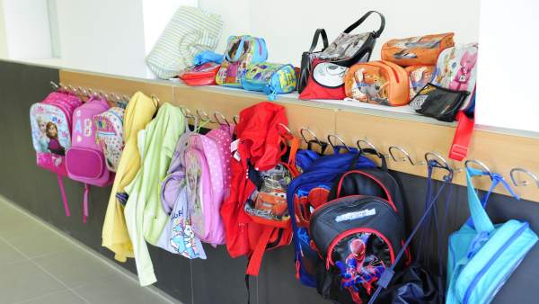 Mochilas en un colegio Mochilas en un colegio