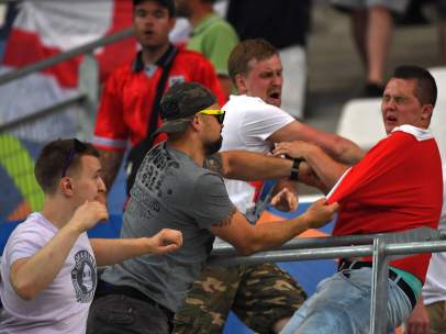 Pelea entre hinchas