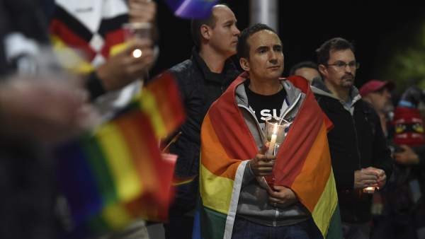 Vigilia en Australia por la matanza en un club gay de Orlando, Florida