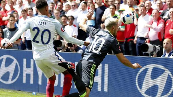 Delle Ali y Ramsey en el Inglaterra - Gales Delle Ali y Ramsey en el Inglaterra - Gales