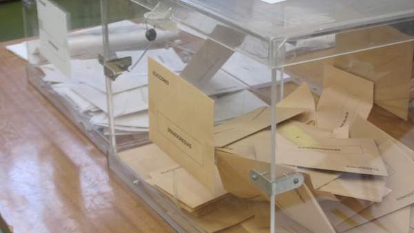 Urnas con papeletas al Congreso y Senado Urnas con papeletas al Congreso y Senado