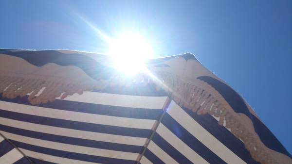 Sol, ola de calor, verano, cáncer de piel, parasol, playa, turismo, vacaciones Sol, ola de calor, verano, cáncer de piel, parasol, playa, turismo, vacaciones
