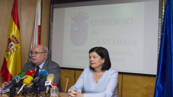 Sota en rueda de prensa en la Consejería Sota en rueda de prensa en la Consejería