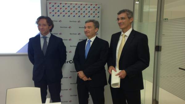 Representantes de Ibercaja presentan el Plan+ Levante Representantes de Ibercaja presentan el Plan+ Levante