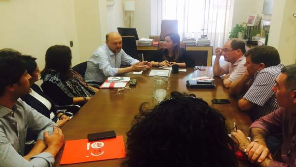Pradas y Pérez durante la reunión con los sindicatos Pradas y Pérez durante la reunión con los sindicatos