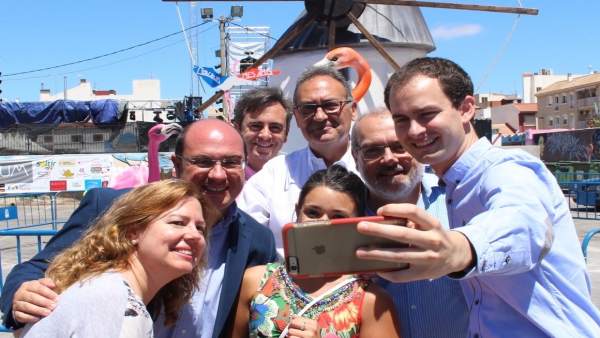 Pedro Antonio Sánchez durante su visita a San Pedro del Pinatar Pedro Antonio Sánchez durante su visita a San Pedro del Pinatar