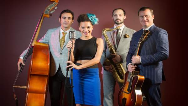 La banda de Saphie Welss & The Swing Cats. La banda de Saphie Welss & The Swing Cats.