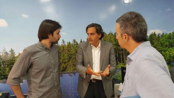 El candidato de Unidos Podemos durante su reunión con ANPIER El candidato de Unidos Podemos durante su reunión con ANPIER