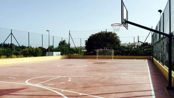 Nueva pista deportiva en Estepona Nueva pista deportiva en Estepona