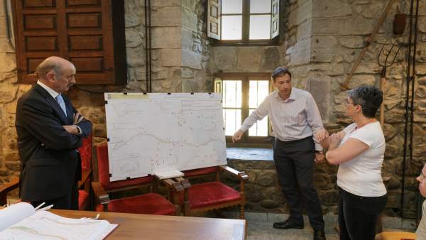 Mazón presenta el proyecto del paseo peatonal a Santo Toribio Mazón presenta el proyecto del paseo peatonal a Santo Toribio