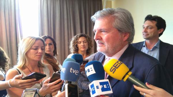 El ministro se ha sumado a las explicaciones de Fernández Díaz al respecto El ministro se ha sumado a las explicaciones de Fernández Díaz al respecto