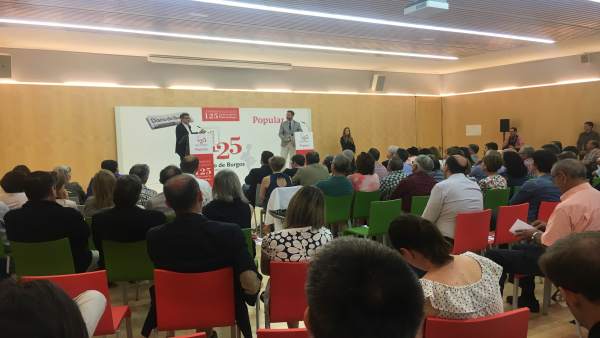 Patxi López en un coloquio en Burgos Patxi López en un coloquio en Burgos