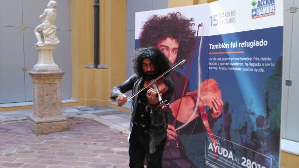 Ara Malikian toca el violín en el Museu de la Ciutat de Valencia Ara Malikian toca el violín en el Museu de la Ciutat de Valencia