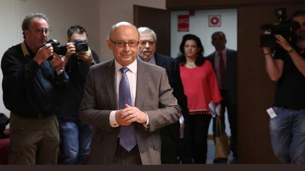 Cristóbal Montoro informa sobre el Fondo de Liquidez Autonómica Cristóbal Montoro informa sobre el Fondo de Liquidez Autonómica