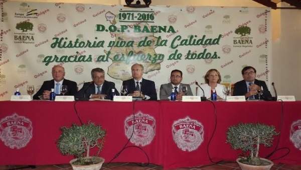 Ruiz (izda.), Durán (centro) y Ortiz durante la celebración de la DO Baena Ruiz (izda.), Durán (centro) y Ortiz durante la celebración de la DO Baena