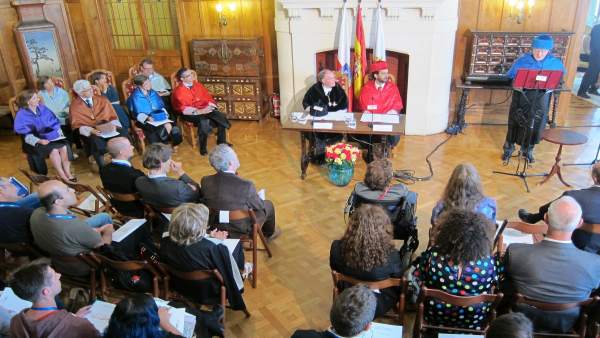 Philp Russell, investido Doctor Honoris Causa por la UIMP Philp Russell, investido Doctor Honoris Causa por la UIMP