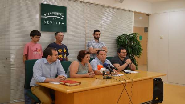 Rueda de prensa de alcades y diputados de IU en la Diputación de Sevilla Rueda de prensa de alcades y diputados de IU en la Diputación de Sevilla
