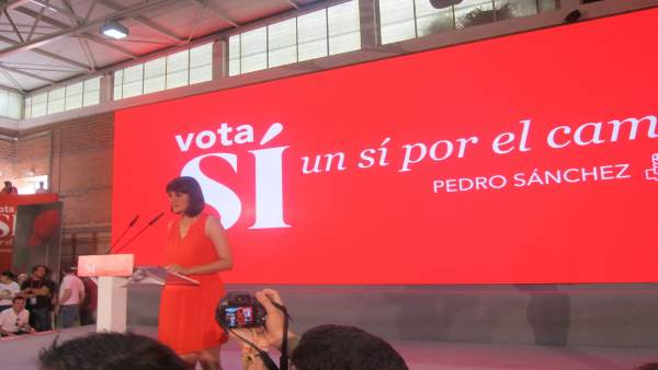 González Veracruz en el mitin celebrado en Murcia arropada por Pedro Sánchez González Veracruz en el mitin celebrado en Murcia arropada por Pedro Sánchez