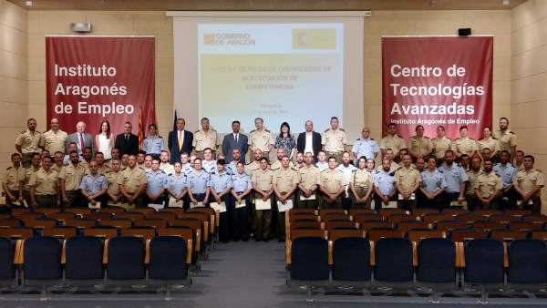 INAEM y Defensa acreditan la experiencia de 75 miembros de las Fuerzas Armadas INAEM y Defensa acreditan la experiencia de 75 miembros de las Fuerzas Armadas