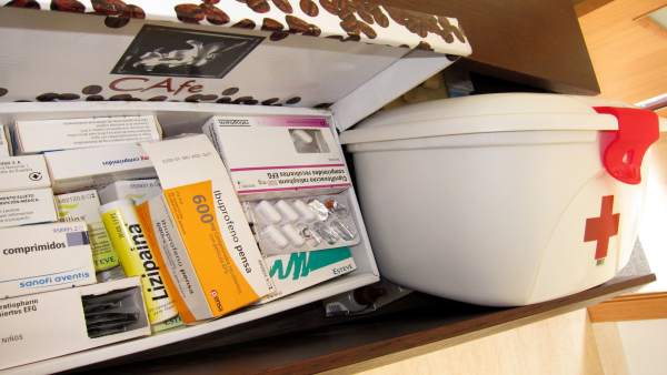 Medicamentos en un botiquín Medicamentos en un botiquín