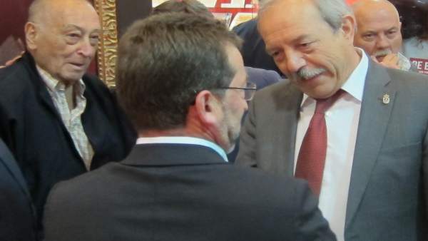 El alcalde de Oviedo, Wenceslao López. El alcalde de Oviedo, Wenceslao López.