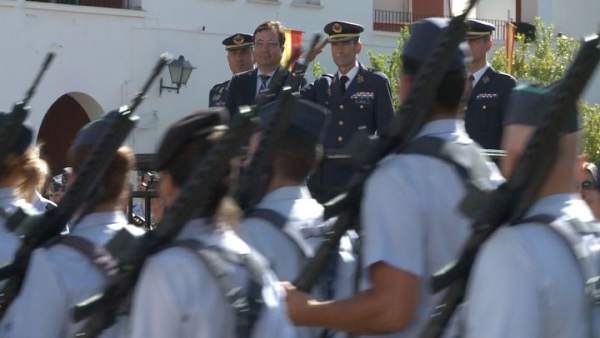 Fernández Vara en acto militar Fernández Vara en acto militar