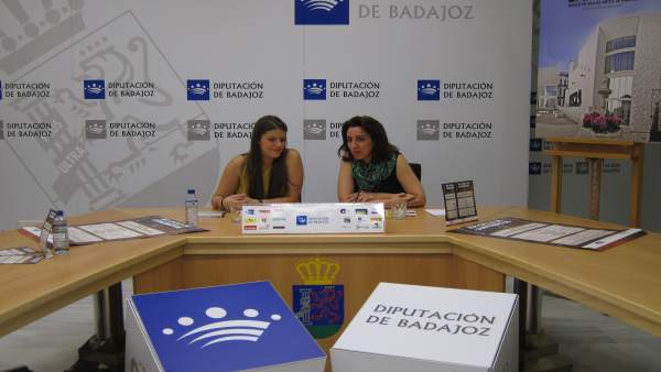 Cristina Núñez y María Teresa Rodríguez. Cristina Núñez y María Teresa Rodríguez.