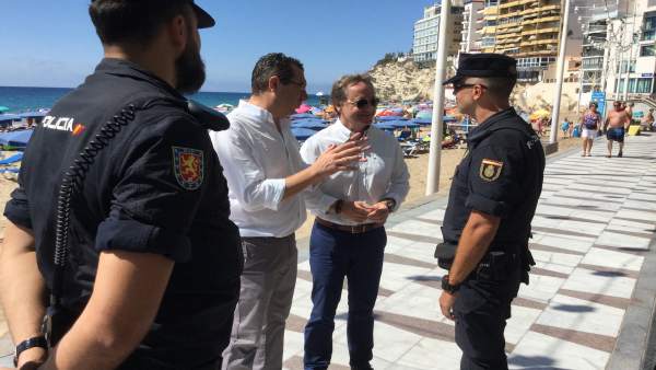 Plan de Turismo Seguro para el verano en la Comunitat Valenciana Plan de Turismo Seguro para el verano en la Comunitat Valenciana