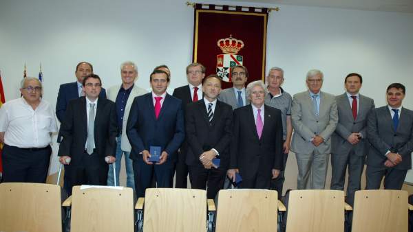 Nota UCLM. El Consejo Social Entrega Sus Premios ‘Reconocidos 2015’ Nota UCLM. El Consejo Social Entrega Sus Premios ‘Reconocidos 2015’