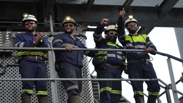 Los Cuatro Mineros Encerrados En El Pozo Aurelio Salen De Su Encierro Los Cuatro Mineros Encerrados En El Pozo Aurelio Salen De Su Encierro