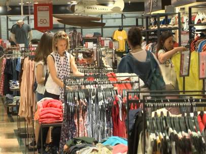 Comienzan las rebajas de verano de hasta el 50%