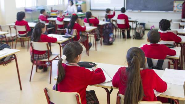 Niños en un colegio Niños en un colegio