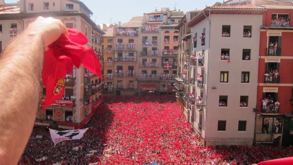 Chupinazo de Sanfermines 2013. Chupinazo de Sanfermines 2013.