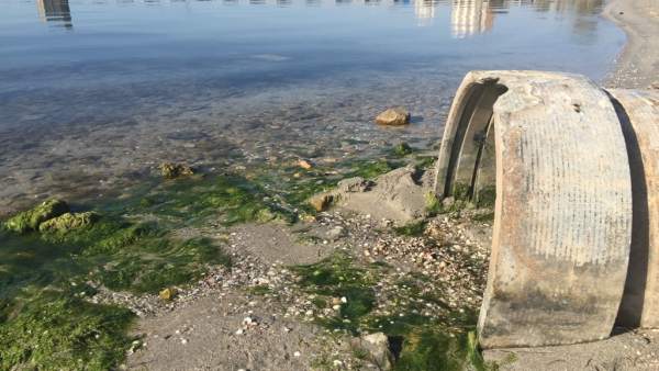 Suciedad en el Mar Menor Suciedad en el Mar Menor