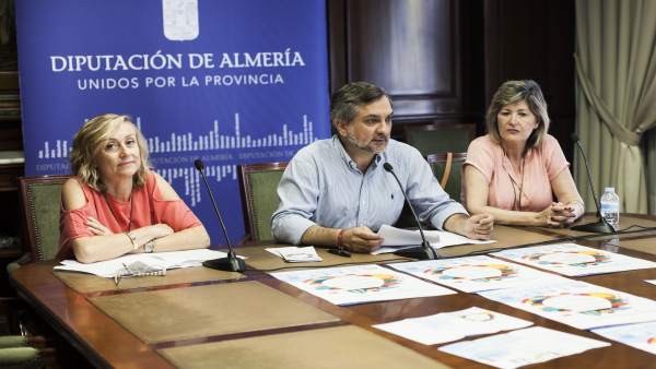 El diputado Ángel Escobar ha presentado el Programa de Escuelas de Verano. El diputado Ángel Escobar ha presentado el Programa de Escuelas de Verano.