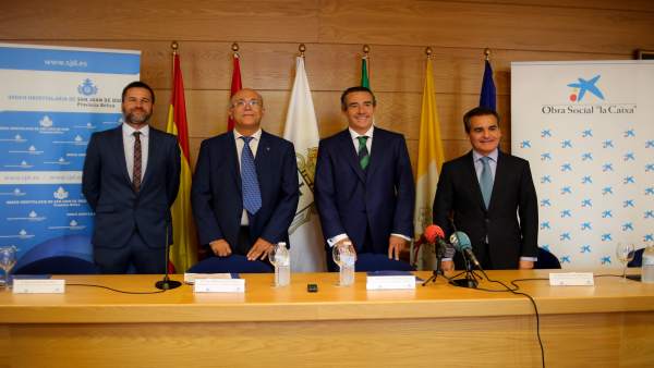 San Juan de Dios y Obra Social 'la Caixa' firman un convenio de obras sociales San Juan de Dios y Obra Social 'la Caixa' firman un convenio de obras sociales