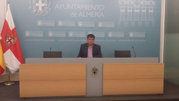 Miguel Cazorla, en rueda de prensa Miguel Cazorla, en rueda de prensa