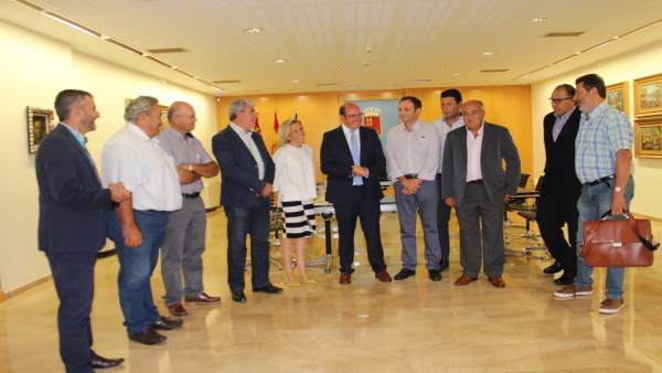 Úne Con Los Re Presentantes Del Sector Agrario De La Región Úne Con Los Re Presentantes Del Sector Agrario De La Región