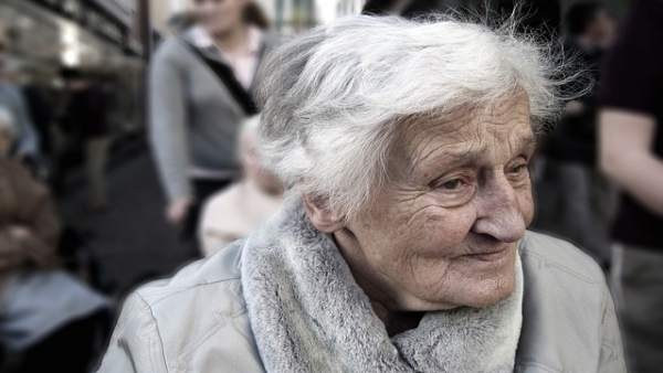 Mujer, anciana, demencia Mujer, anciana, demencia