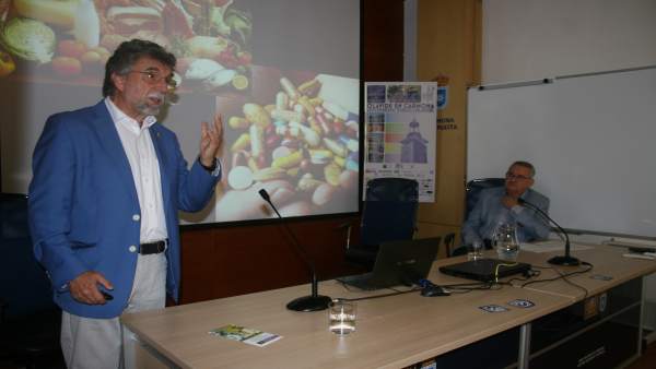 El nutricionista Antonio Escribano en los cursos de verano de la UPO El nutricionista Antonio Escribano en los cursos de verano de la UPO