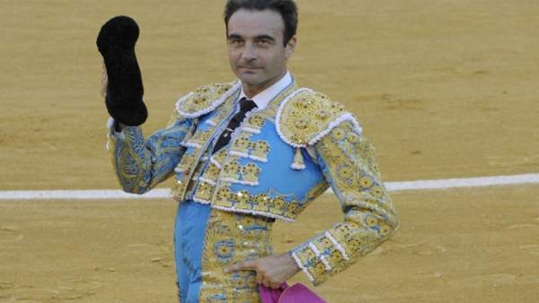 Enrique Ponce cornada astada feria fallas valencia parte médico Enrique Ponce cornada astada feria fallas valencia parte médico