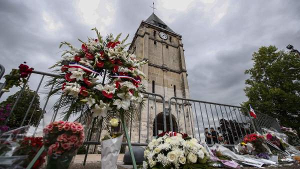 La iglesia normanda en la que tuvo lugar la toma de rehenes La iglesia normanda en la que tuvo lugar la toma de rehenes