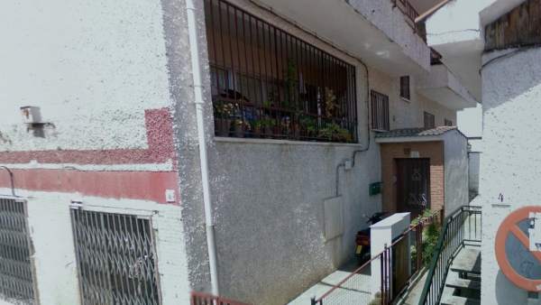 Fachada del domicilio donde presuntamente la mujer mató a su pareja de una puñalada Fachada del domicilio donde presuntamente la mujer mató a su pareja de una puñalada