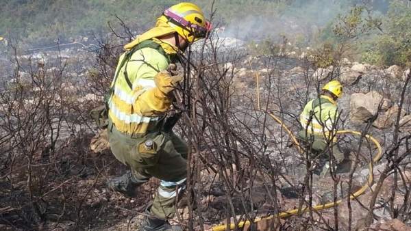 Bomberos forestales en el incendio de Adsubia Bomberos forestales en el incendio de Adsubia