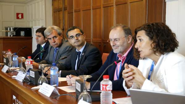 El consejero de Presidencia y Justicia en el curso sobre mediación de la UIMP El consejero de Presidencia y Justicia en el curso sobre mediación de la UIMP