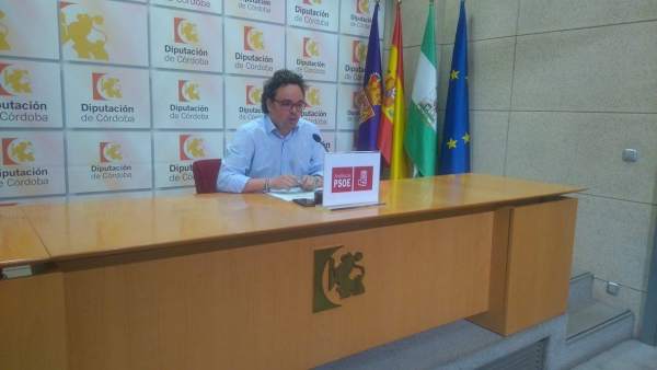 Antonio Rojas en rueda de prensa Antonio Rojas en rueda de prensa