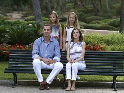 El rey Felipe VI y la reina Letizia, la princesa Leonor y la infanta Sofía
