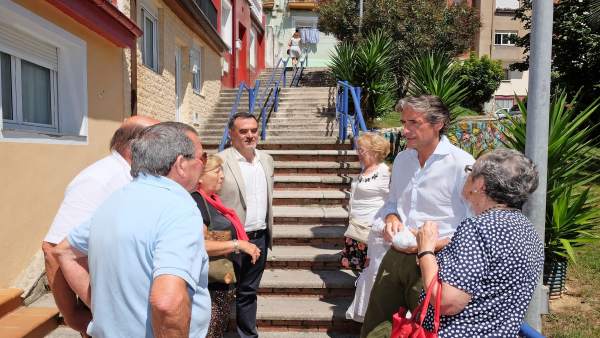 Encuentro con los vecinos de la subida del Gurugú Encuentro con los vecinos de la subida del Gurugú